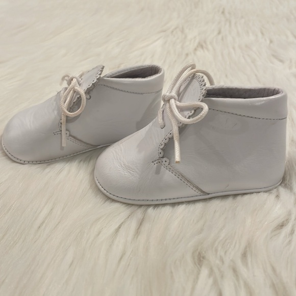 Carriage Boutique White Leather Soft Sole Baby Shoes - Picture 3 of 7
